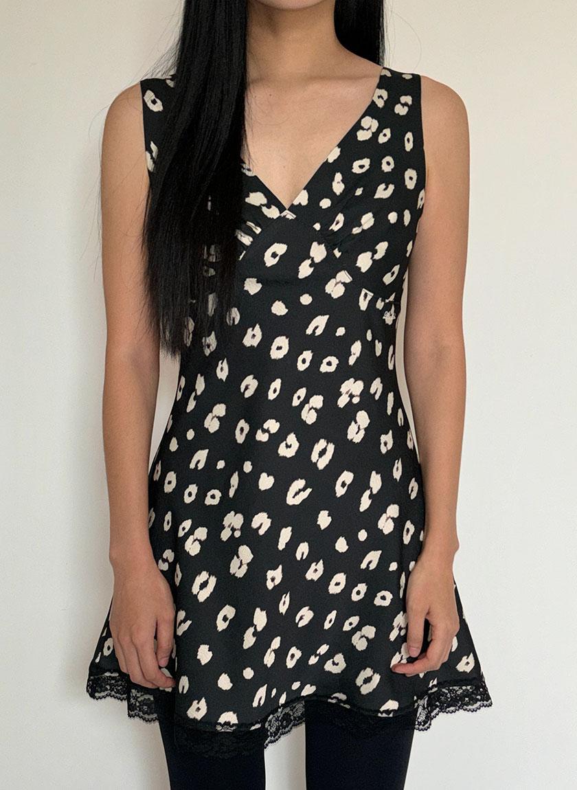 Room 302 Dress (Black)