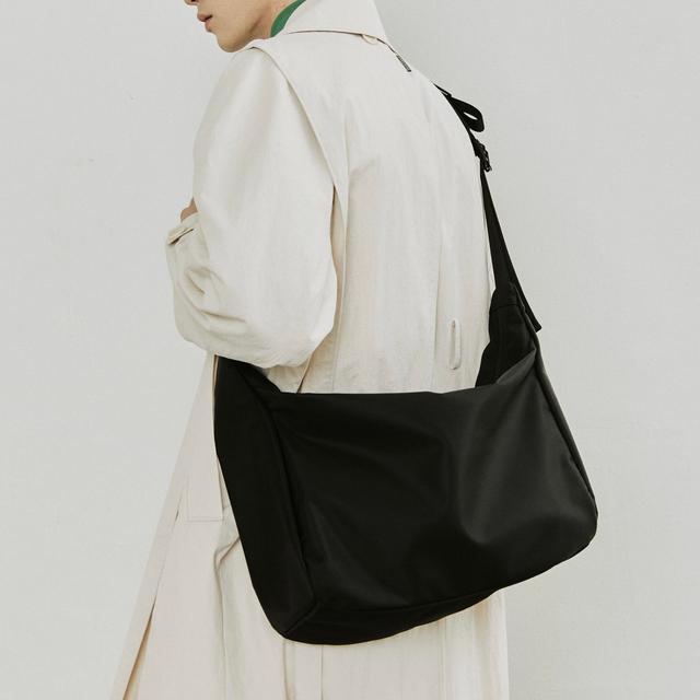 HAH ARCHIVE★BLACK NYLON I-PAD BAG Nylon iPad Bag (Black)