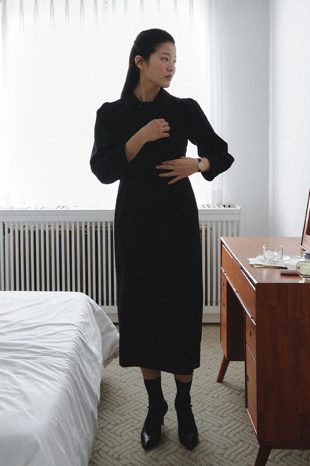 [Black] Volume Sleeve Collar Dress