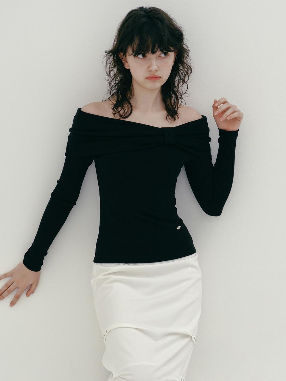 RIBBON POINT OFF SHOULDER T (BLACK)