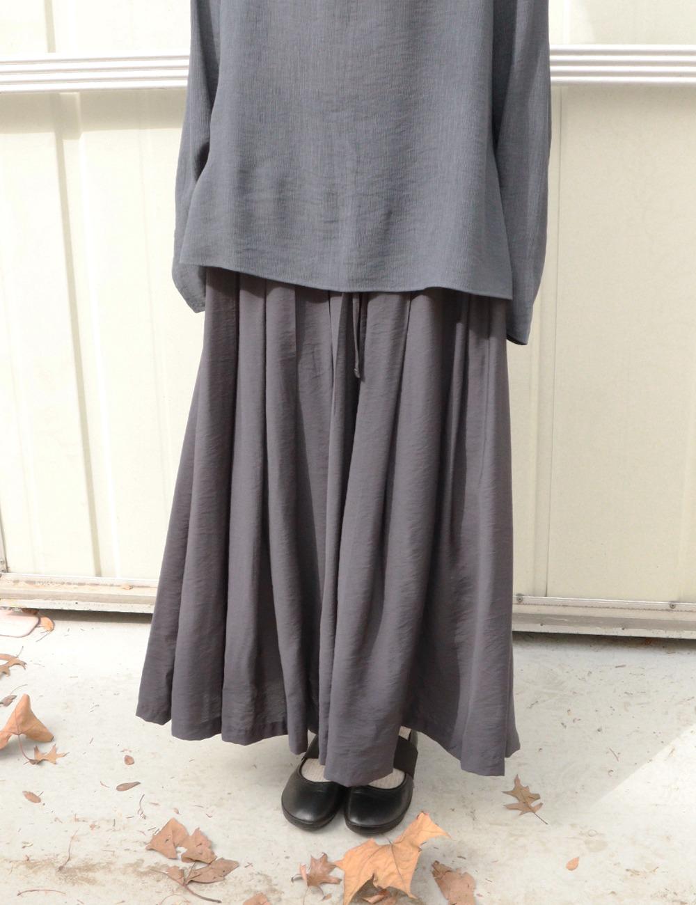 waver pleats maxi skirt