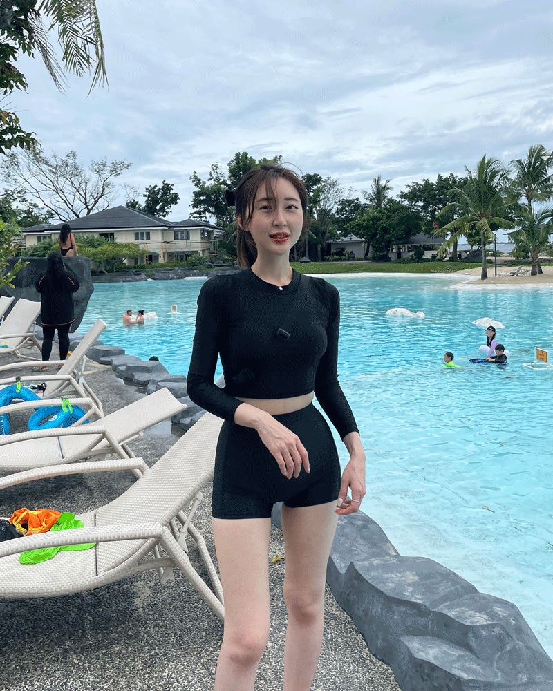 [당일출고]블랙베리 래쉬가드 반바지 세트 수영복 2PS