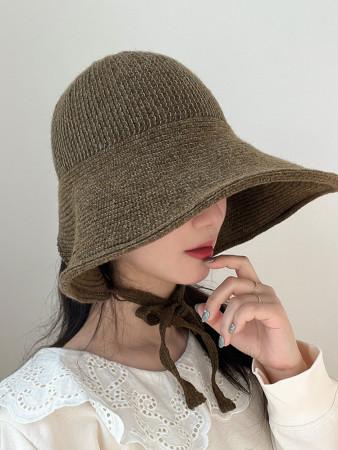 이런 상품 어때요? 프라하 챙넓은 울 니트 버킷햇 간절기 여성 겨울 벙거지 턱끈 보넷모자