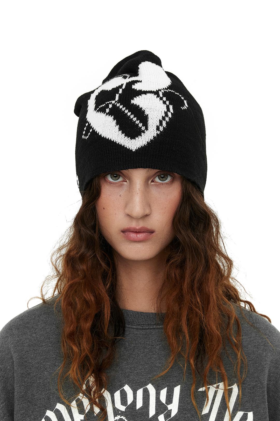 LOGO HEART KNIT BEANIE / BLACK