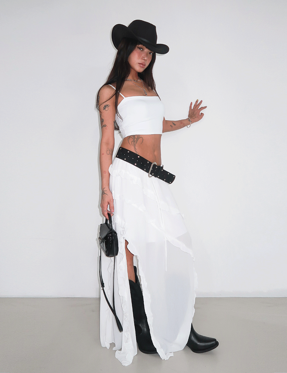 위위미유 CAKE FRILL UNBALANCE LONG SKIRT / 케이크 프릴 언발란스 롱 스커트