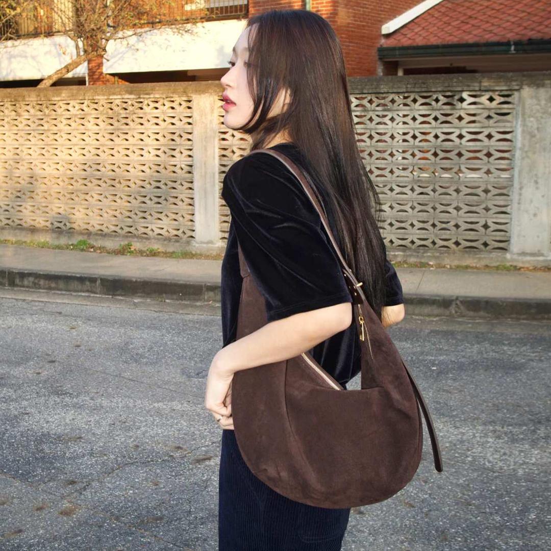 Real suede hobo bag - Dark brown