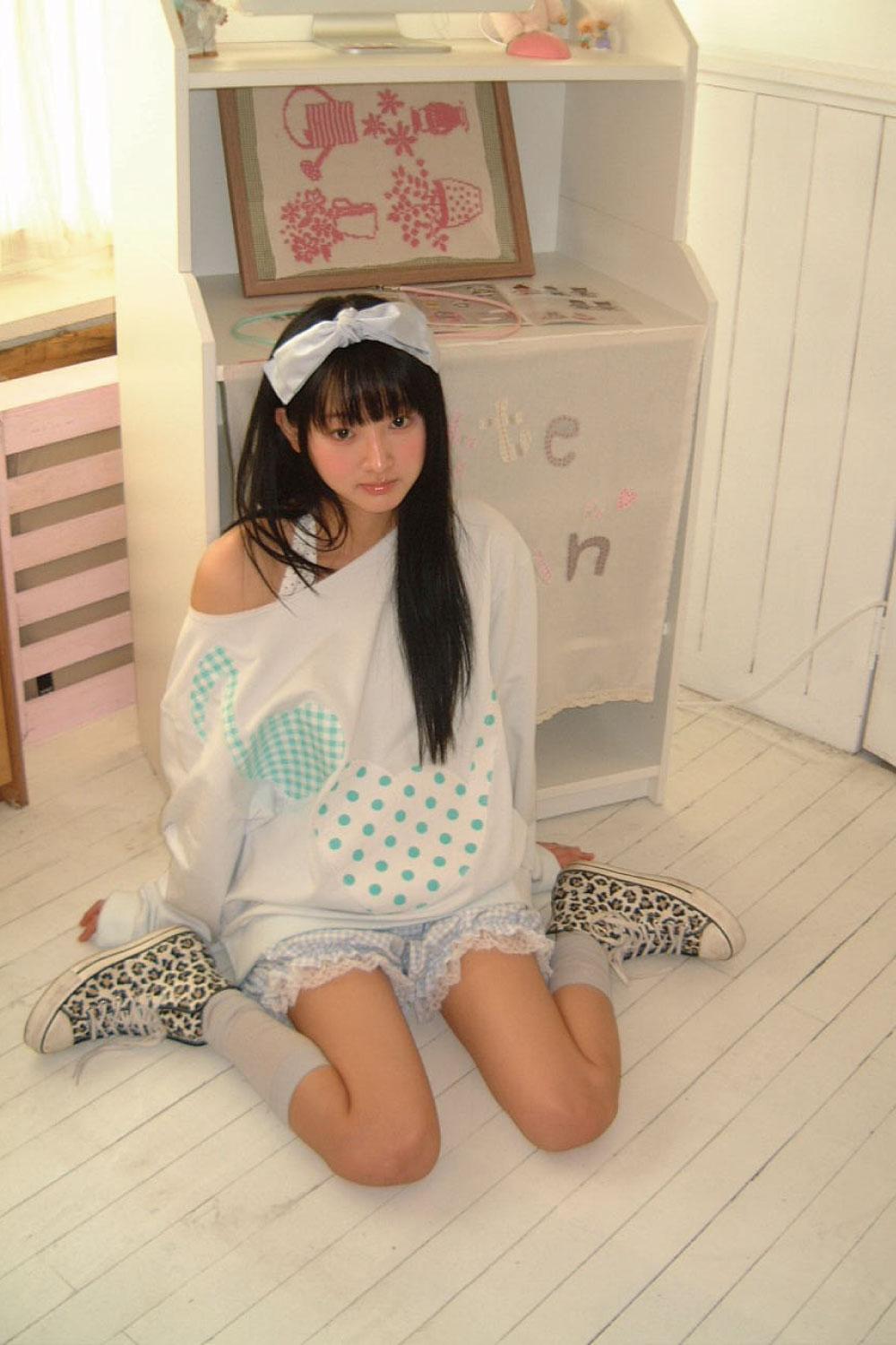 [BITTE DOSAN X SHAKIRI] MELODY OFF SHOULDER TOP (MINT)