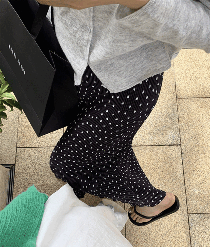 제이플로우 모크 주름 도트 밴딩 맥시 롱 스커트