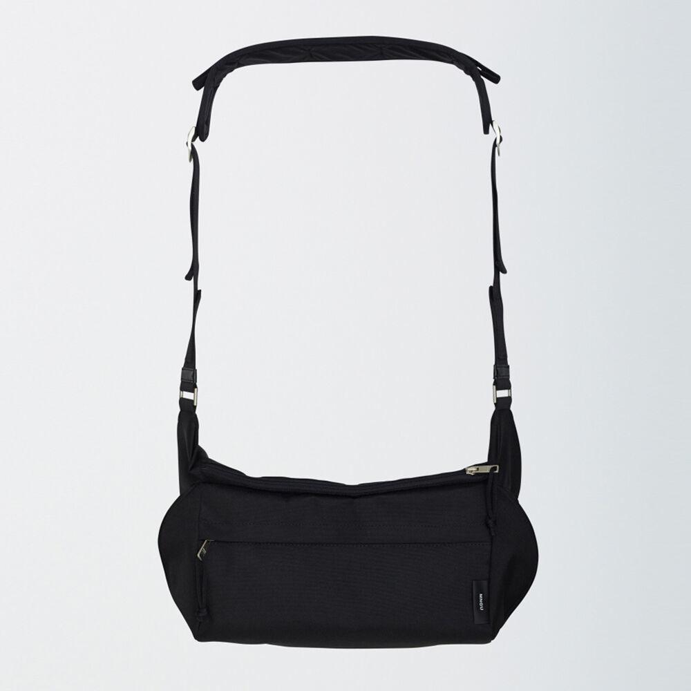 로고 코듀라 숄더백 블랙