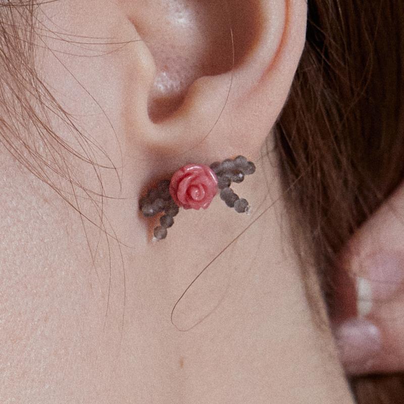 Pink rose and grey bow earring