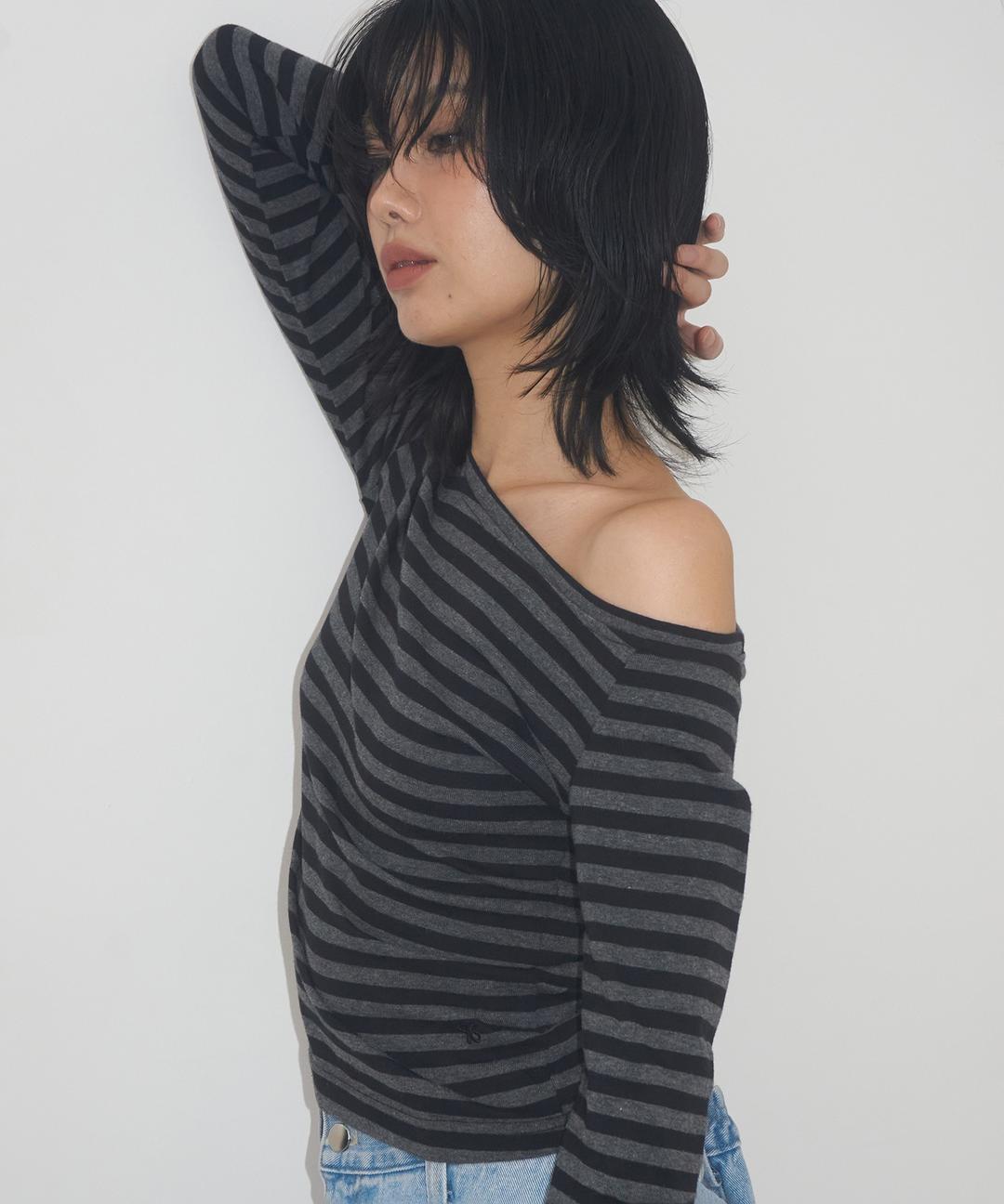 Stripe Side Unbalanced One Off Shoulder Dangara T-shirt _ 3COLOR
