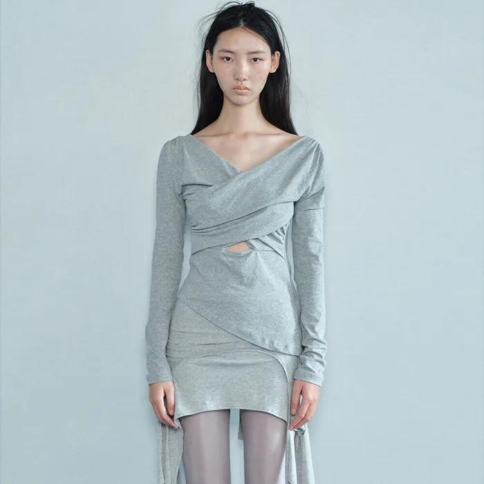 DRAPE CROSS TOP / GRAY