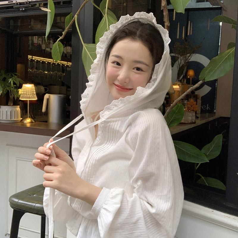아뜨랑스 [살안타템] 베아트리 핀턱 프릴 레이스 후드 하객 블라우스 레이스블라우스,프링블라우스,후드블라우스,살안타템,데이트룩,데일리룩.핀턱블라우스 bs8128