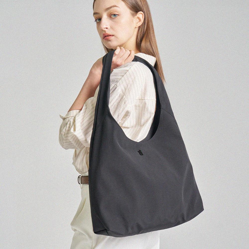 쓰리마인즈 [노트북수납/방수☔️] TRM Recycle Nylon Wrinkle Hobo Bag T37W