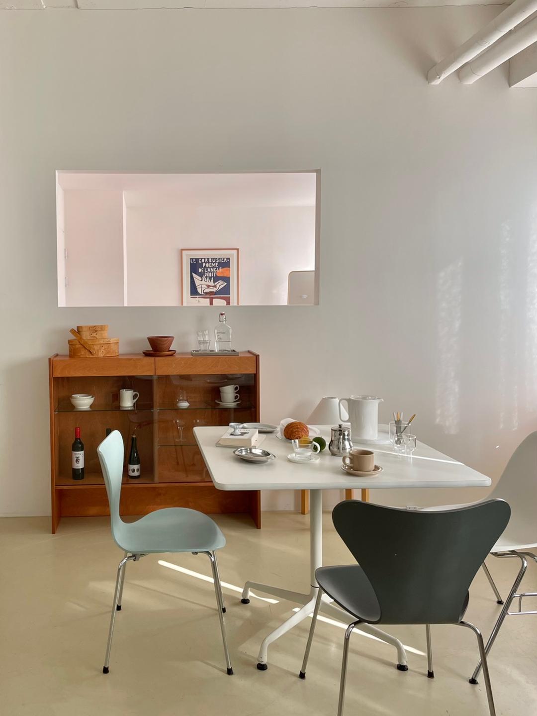 Glass cupboard (L)