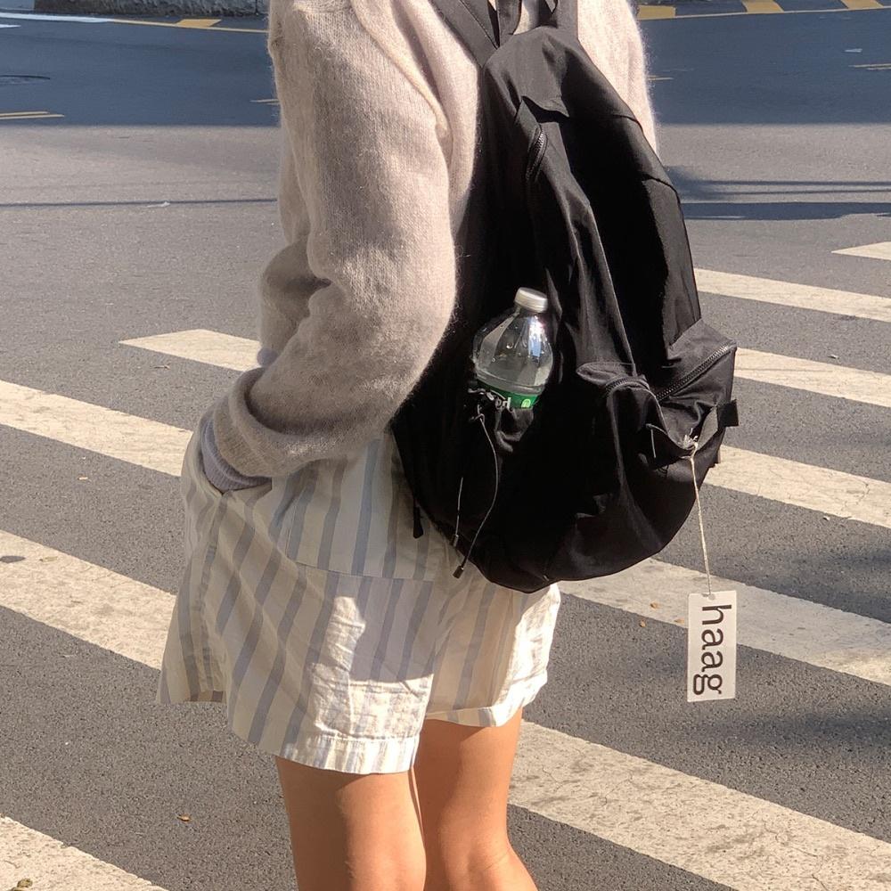 a classic backpack (black)