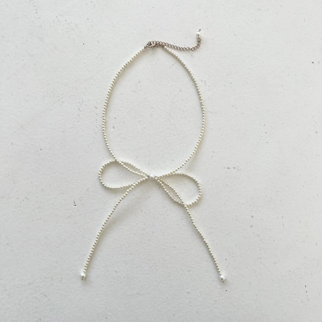 Pearl ribbon necklace