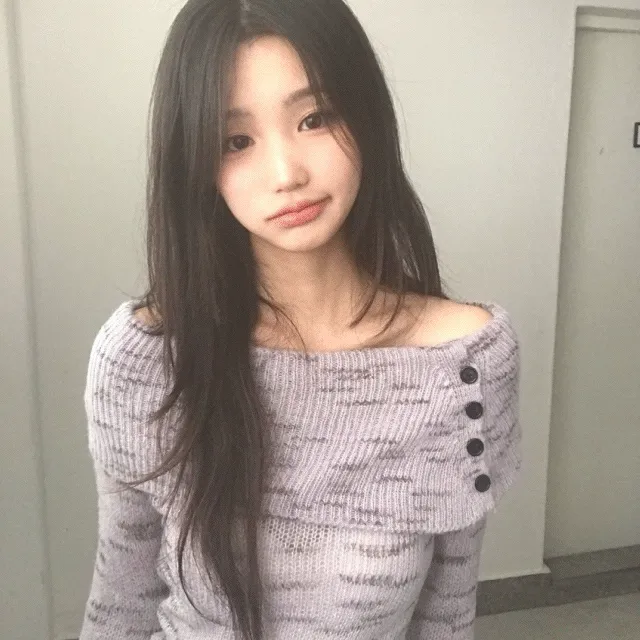 [대박색감!/간절기대비💫]포버튼 오프숄더 보카시 펀칭 크런치 니트