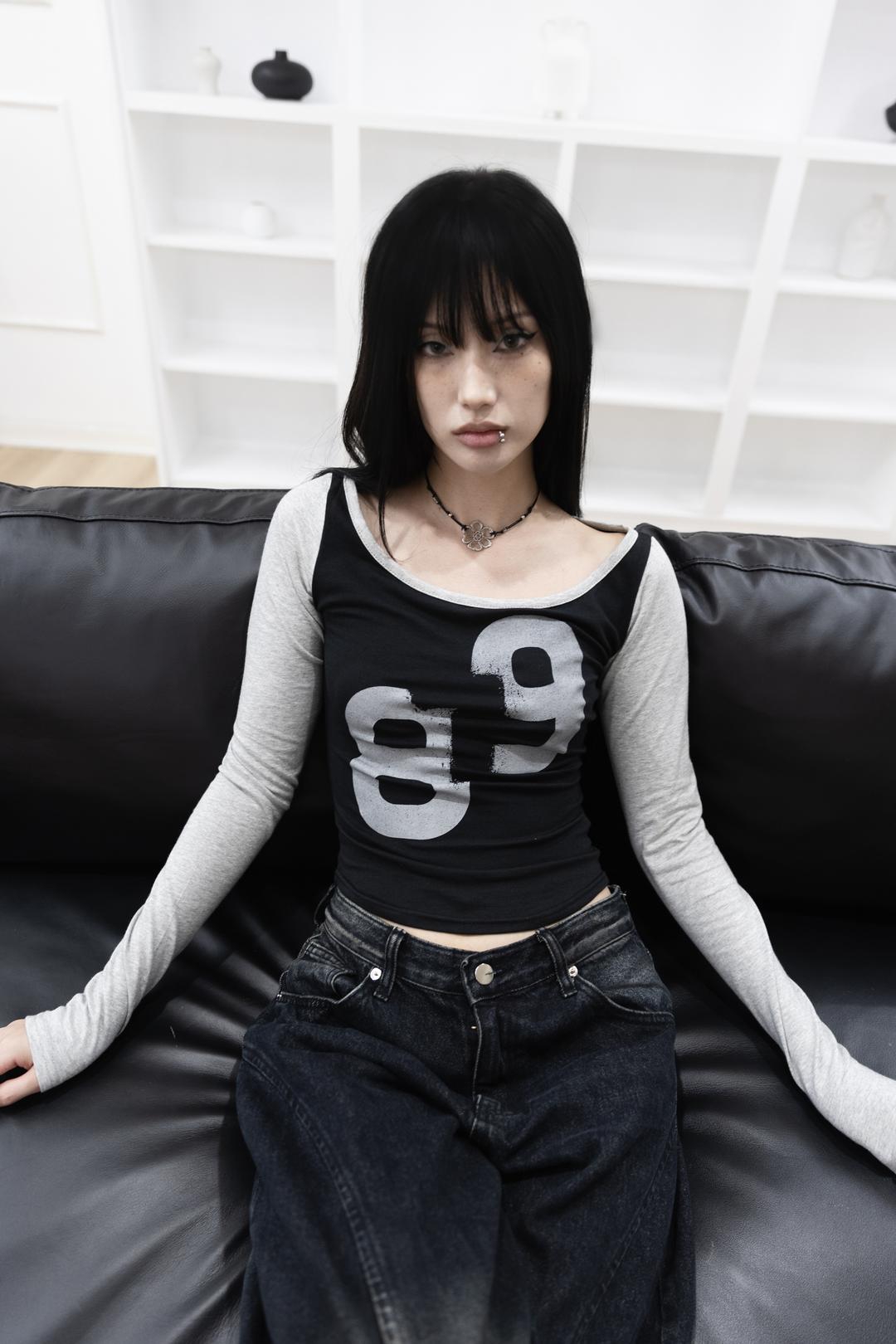 [Sepia] Back slit number T (Black)