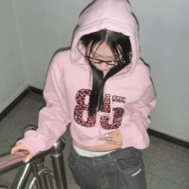 85 leopard number lettering crop hoodie / 85 레오파드 넘버 레터링 크롭 후드티
