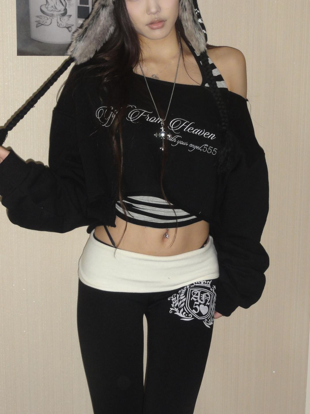Heaven sweatshirt winter version (black)