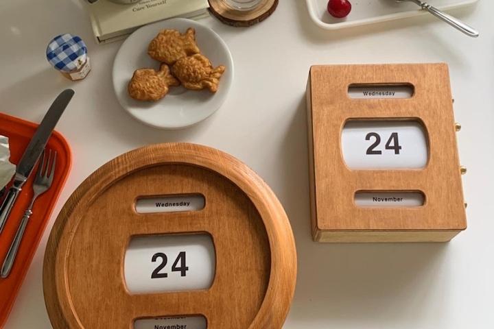 우드 만년 달력 소품 빈티지 미드센츄리 퍼페추얼 캘린더