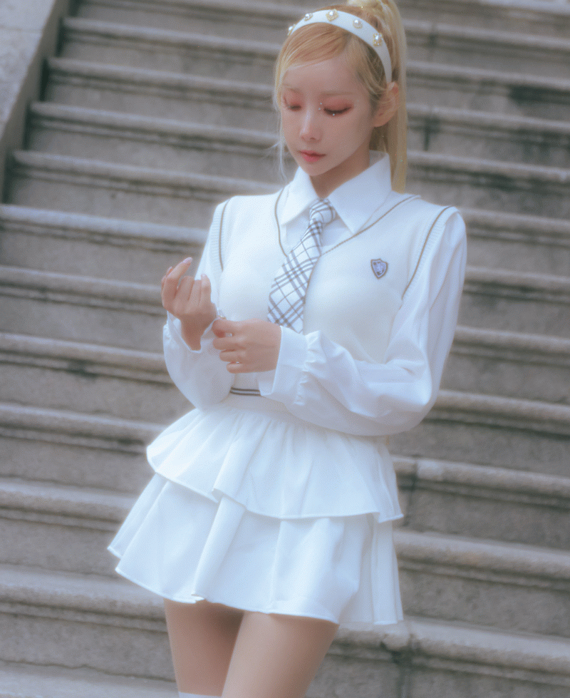 비스크돌 새틴 캉캉치마 (발레코어,러블리,공주룩,프린세스,갸루,더블,플레어,미니스커트,하이틴룩,키치룩,y2k,여름신상)