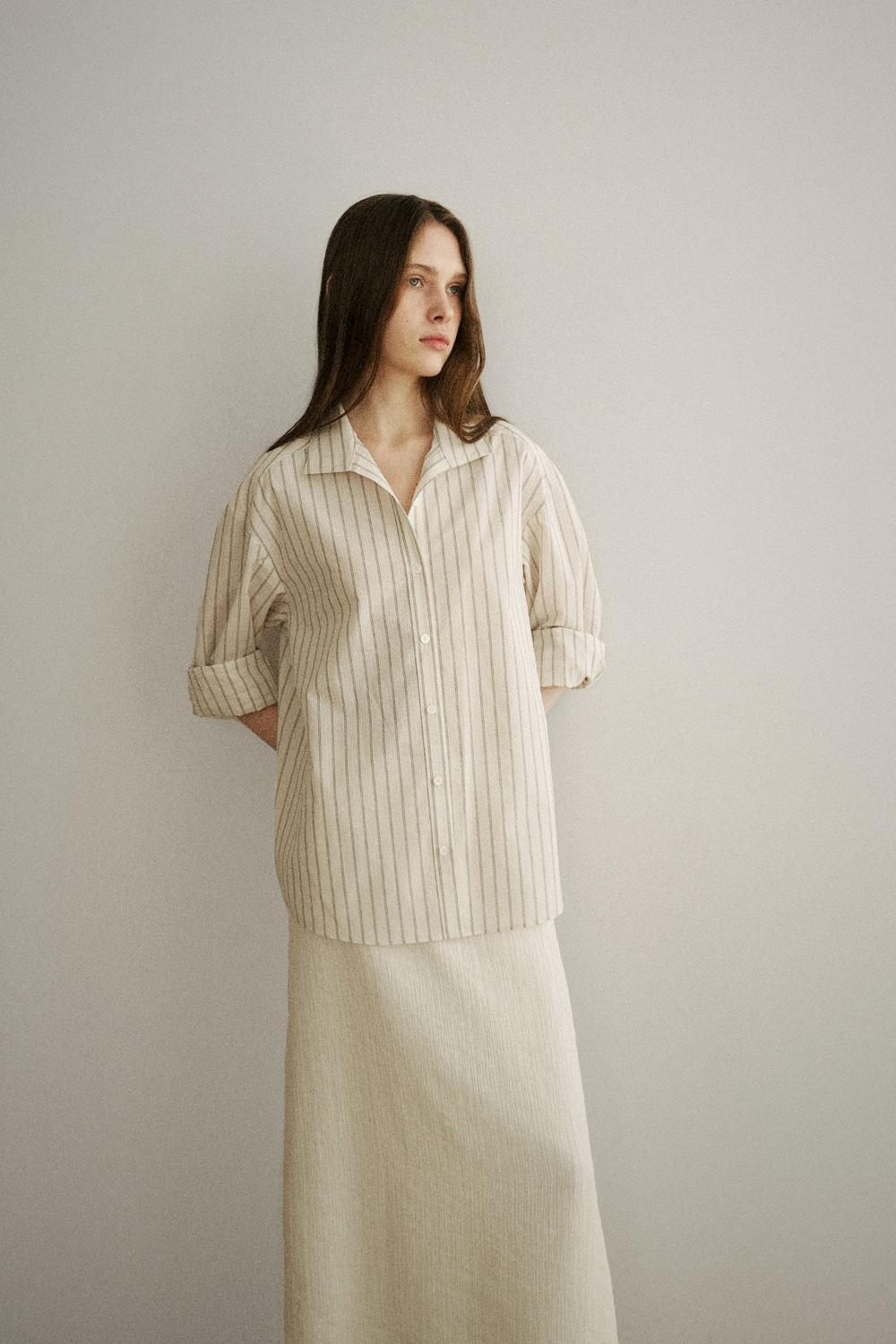 [2차 4/9 순차배송] Carolyn Loose Shirt (ivory stripe)