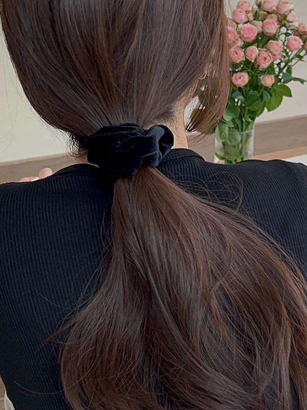 mini velvet scrunchie