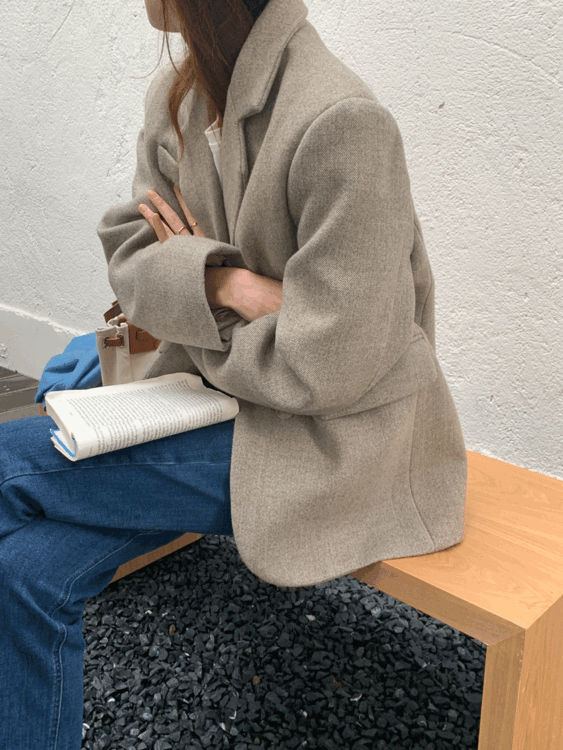 루어스룸  [단독] 스토리 보카시 울 겨울 루즈핏 싱글 투버튼 데일리 테일러드 하객룩 하프 자켓 코트(2color)