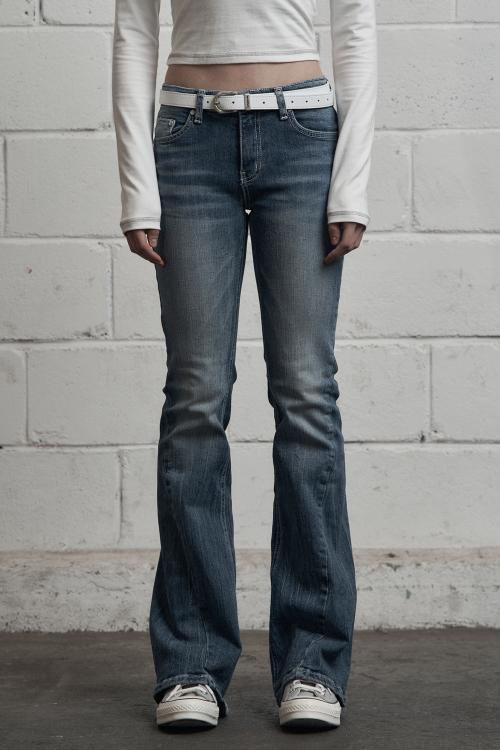 WRINKLE CAT WASHING DENIM PANTS LIGHT BLUE