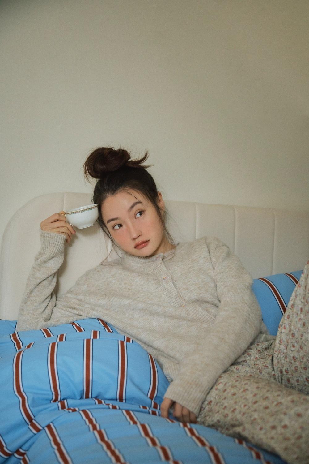 도우터 Flower Embroidery-button Cardigan, oatmeal