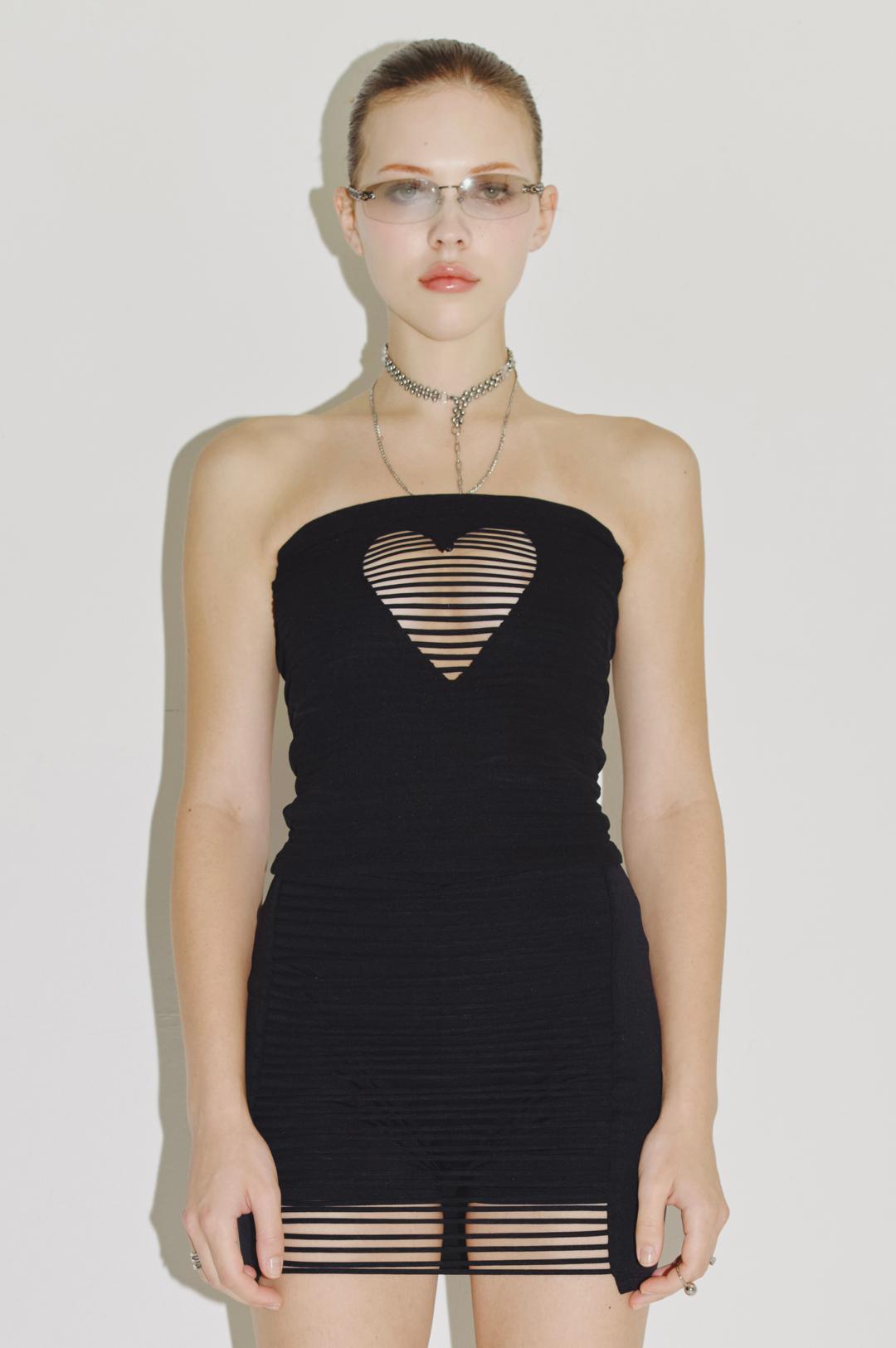 .heart string tunnel top black