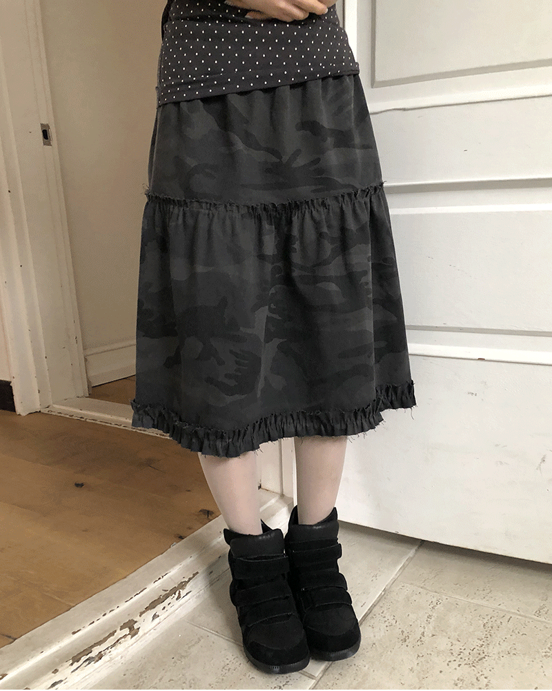 원더원더 [빈티지🤎] 데론 밀리터리 카모 미디 스커트