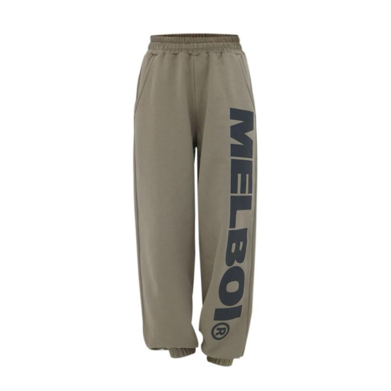 easy wear: big logo jogger / olive