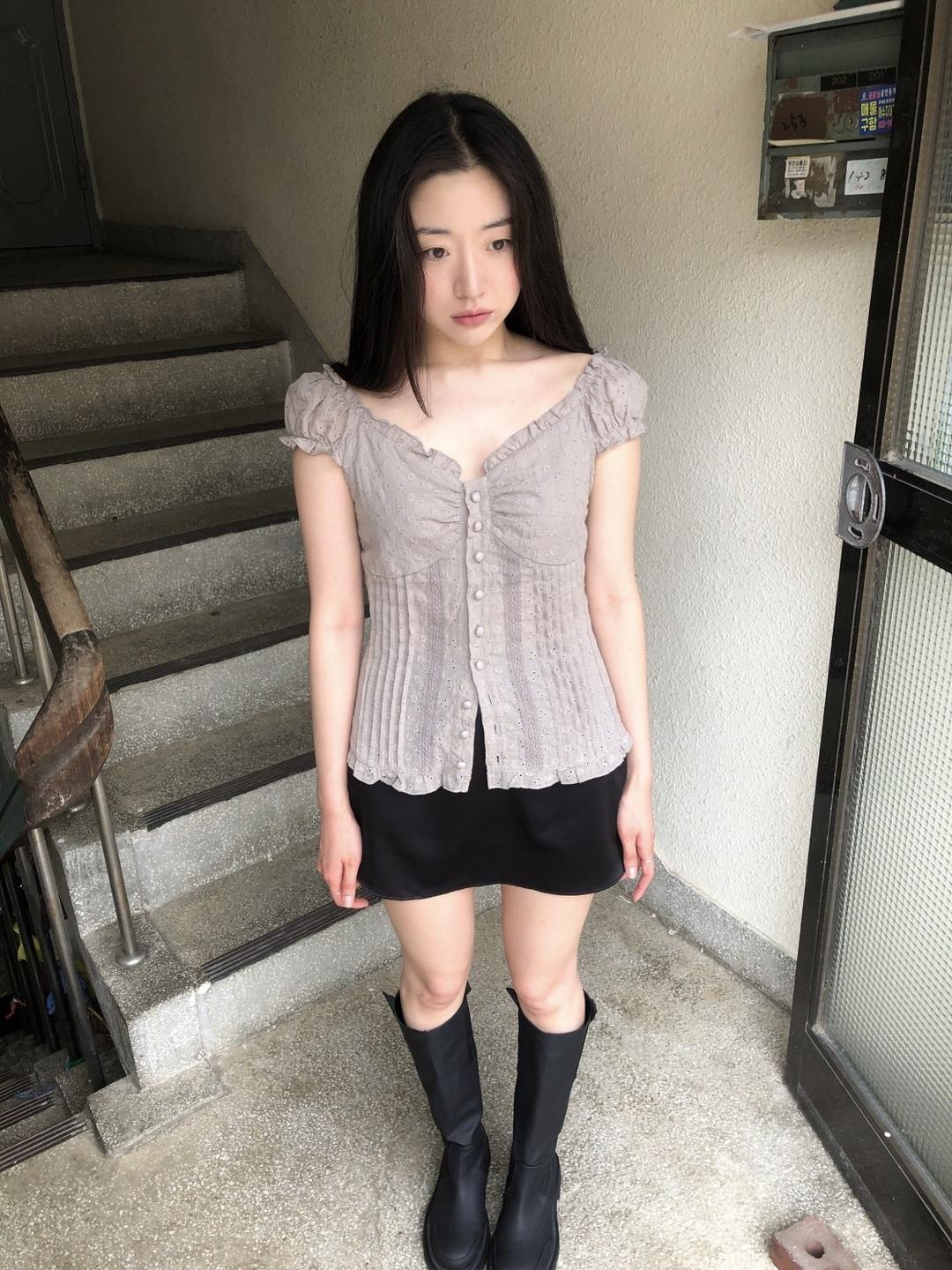 punching lace blouse (gray)