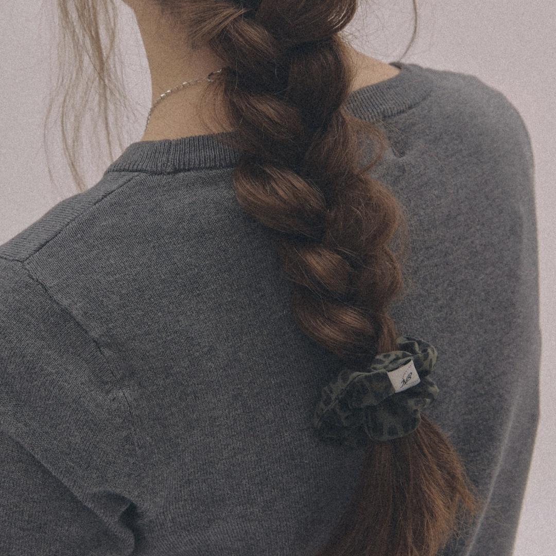 leopard scrunchie mini-khaki