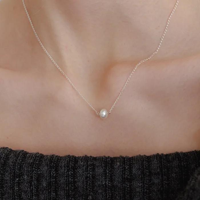 A Pearl Moon Necklace - Silver