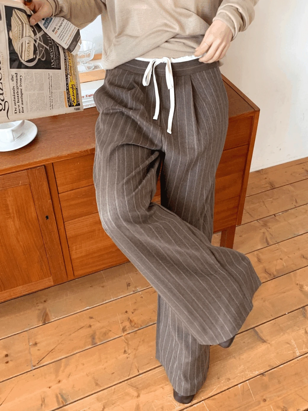 DV. Two-Tone Waist Stripe Slacks