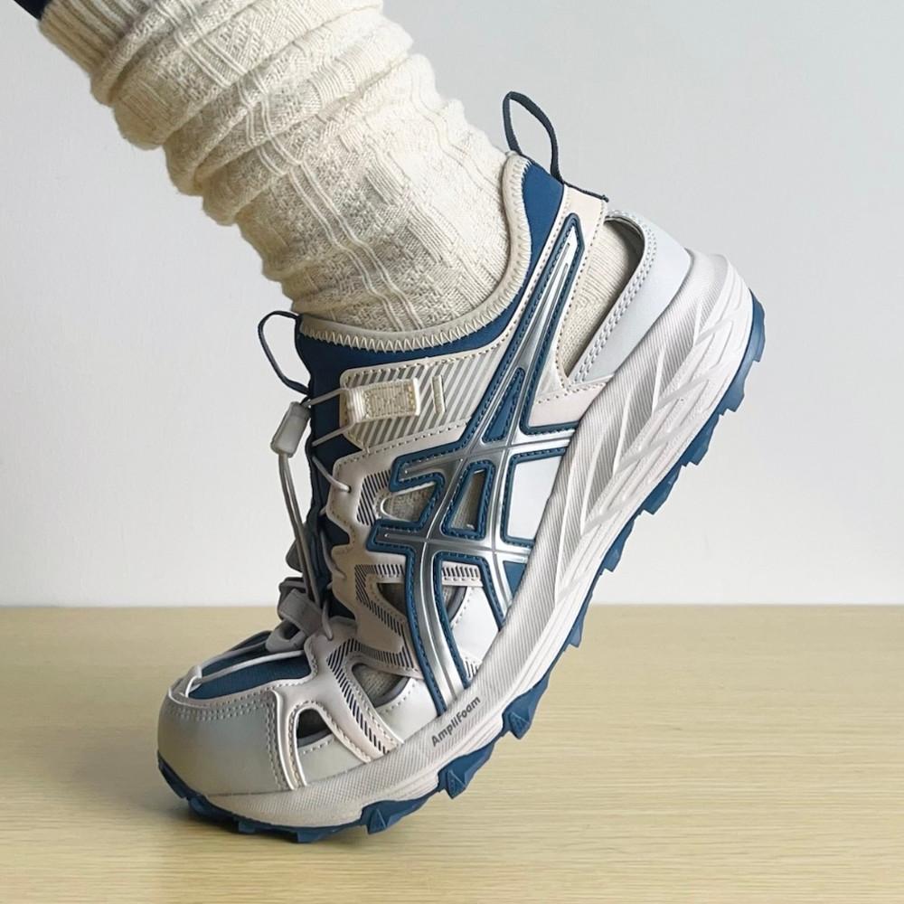 아식스 젤 소노마 SE 샌들 오트밀 페일 블루 1203A670-400 여름 한정판 데일리슈즈 운동화