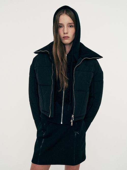 윙  자수 와이드 카라 패디드 자켓 블랙