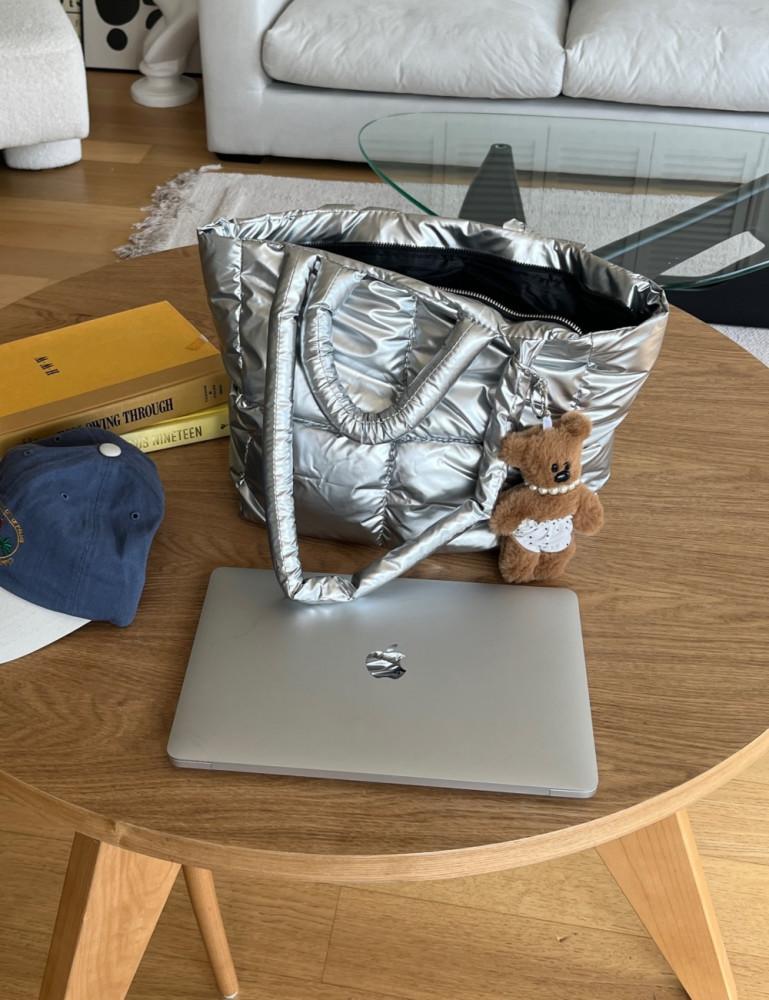 글로시 사각 패딩 숄더백 보부상백 보부상 토트백 여행가방 2컬러