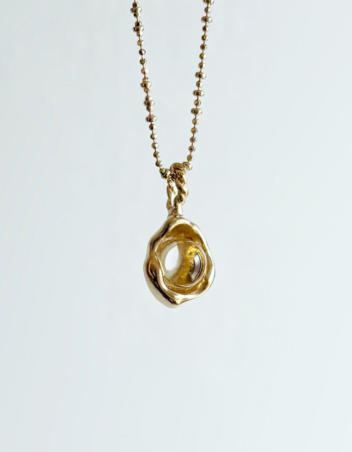 Silent glow necklace
