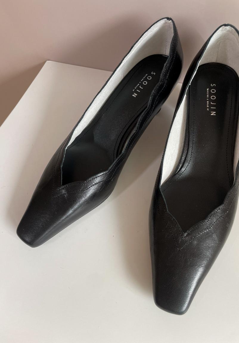 Tulip Pumps - ﻿﻿Crack Black