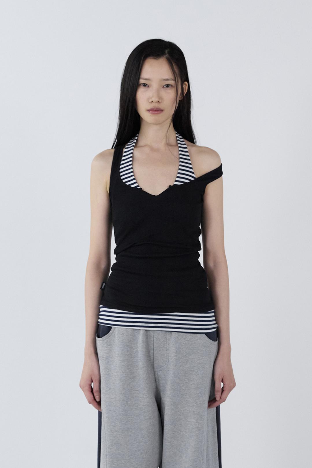 V-Slit Sleeveless _ Black