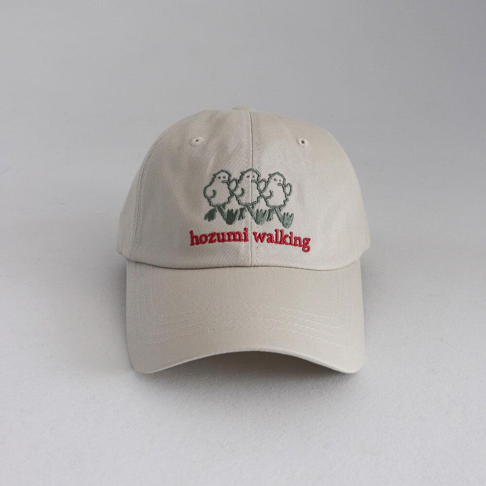 walking cap (almond milk)