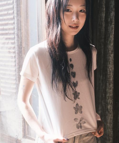 블루밍 크롭 티셔츠 (Ivory)