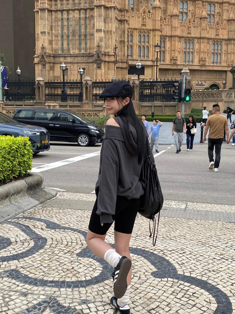 문즈 홀리 오프숄더 후드 / 2 Color : Moon:z