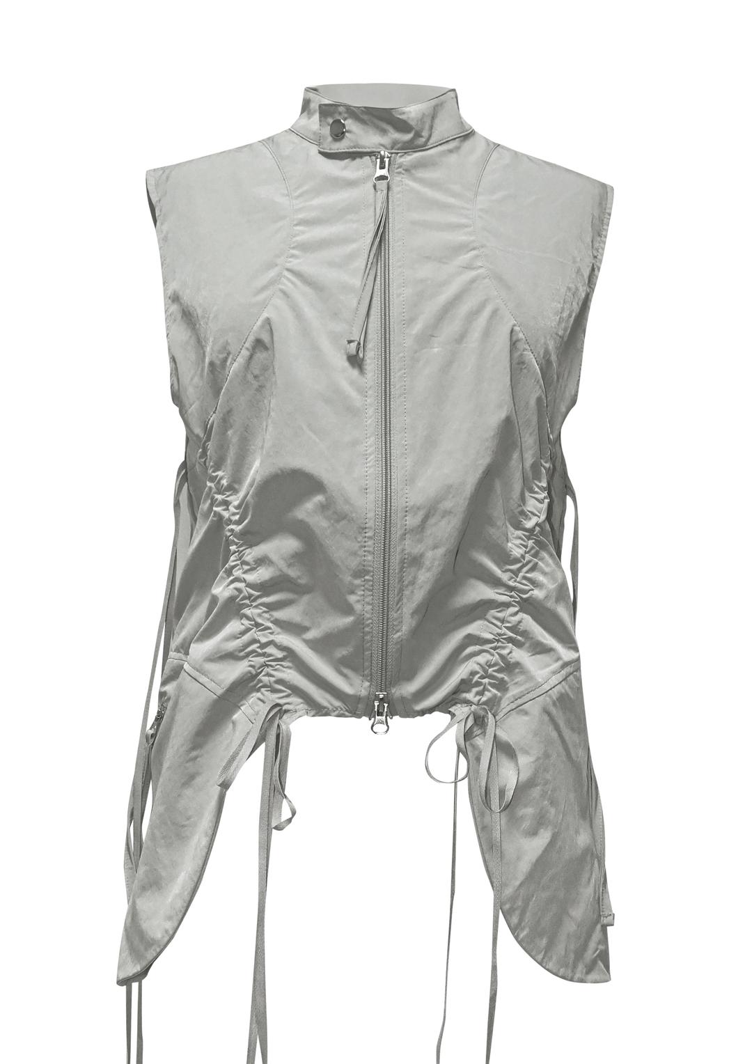 ROUND POCKET VEST .  ASH GRAY