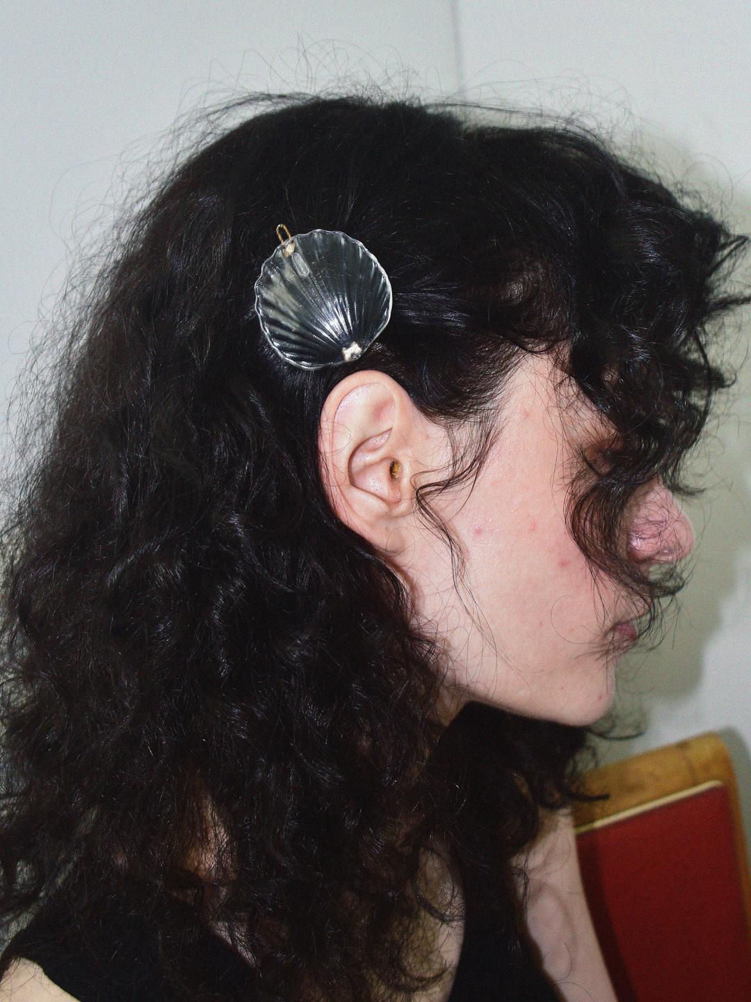 SHELL LIGHT HAIR PIN, WHITE